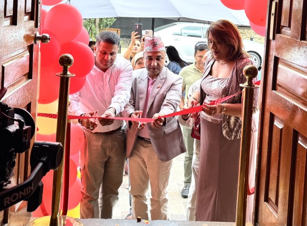 ग्रानभीलमा खुल्यो “रातो घर” रेस्टुरेन्ट
