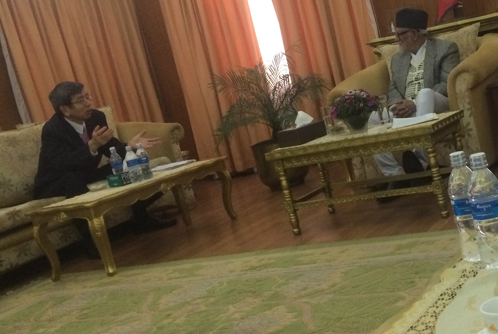 युरोपेली दूतप्रति प्रधानमन्त्री असन्तुष्ट