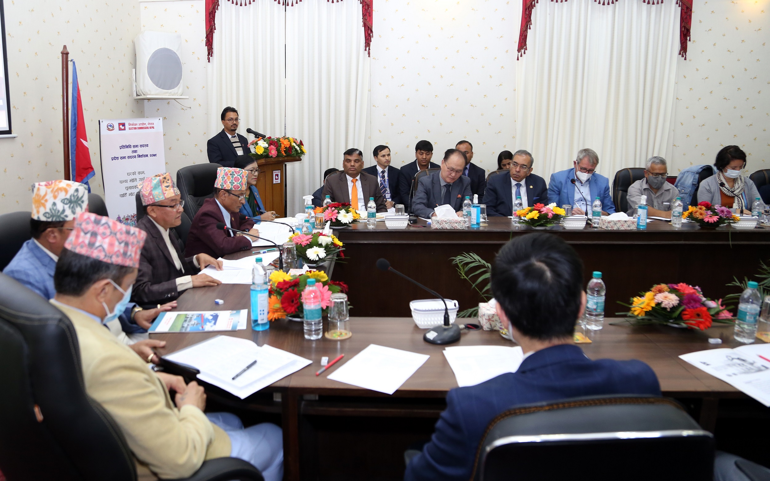 निर्वाचनबारे कूटनीतिक नियोगका प्रमुखलाई जानकारी