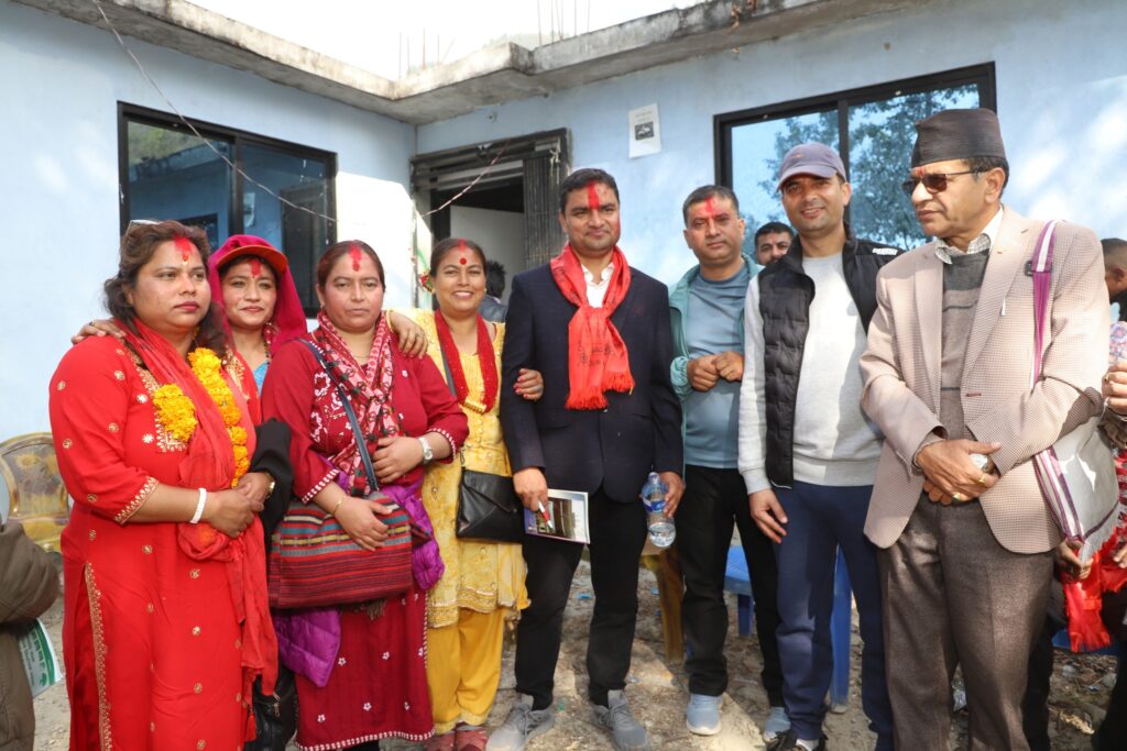 स्थिर समय आज मध्यरातबाट; उम्मेदवार अन्तिम प्रचारमा