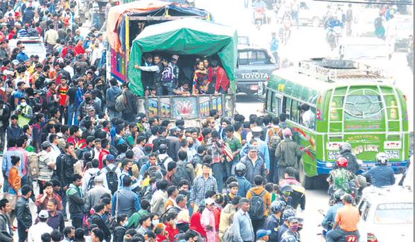 उपत्यका छोड्नेको चाप बढेपछि भोलि र पर्सीका लागि पास बाँडियो