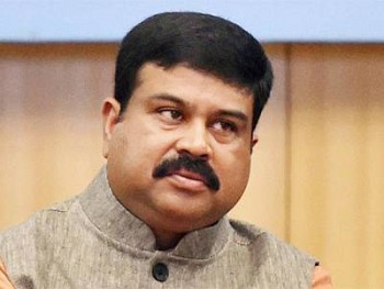 भारतका पेट्रोलियम तथा प्राकृतिक ग्यास मन्त्री आउँदै