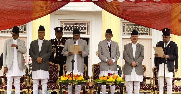 आठ सदस्यीय मन्त्रिपरिषद् गठन, थापा र गच्छदार उपप्रधानमन्त्री