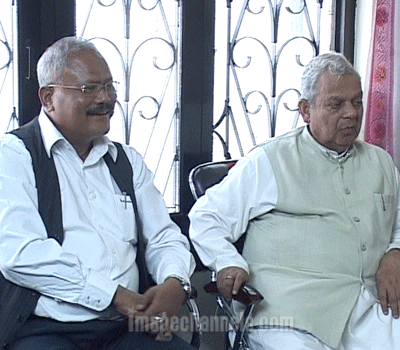 मोर्चाका कार्यकर्ताबीच सीमा नाकामै आपसमा भिडन्त