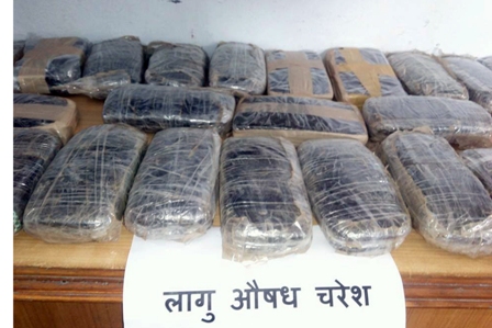 चार किलो चरेससहित भारतीय युवक पक्राउ